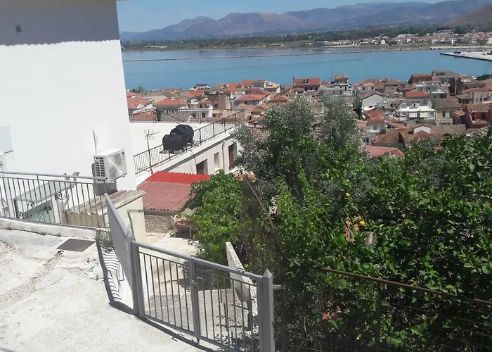 Aggeliki * 纳夫普利翁